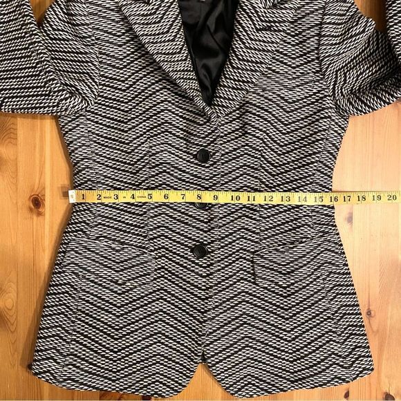 Armani Collezioni Wool Blazer Jacket Designer Quiet Luxury Timeless - Picture 5 of 11